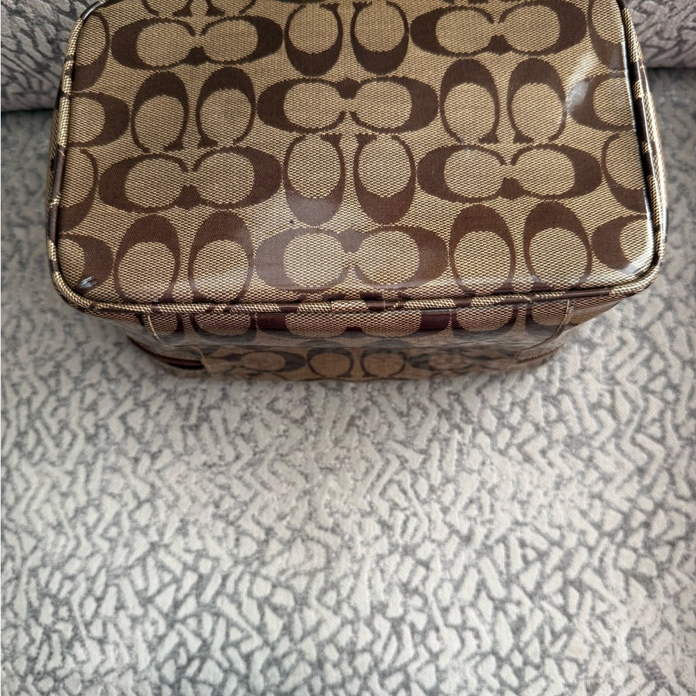 Coach Brown Signature Vanity Case - With COA - Picture 4 of 11